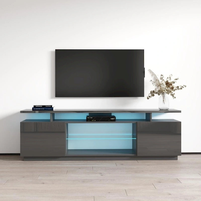 Ce meuble TV de 180 cm de style moderne