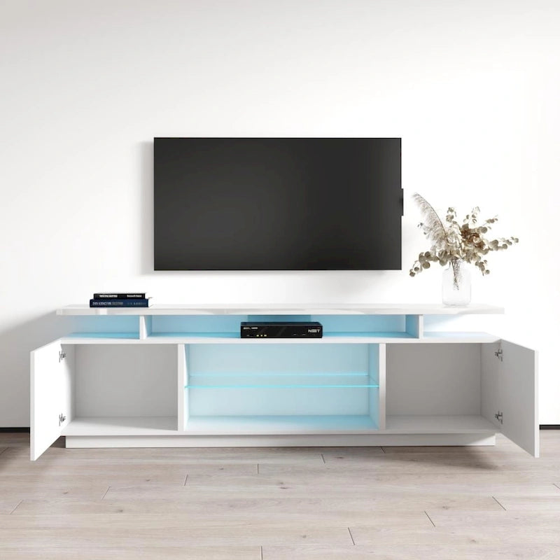 Ce meuble TV de 180 cm de style moderne