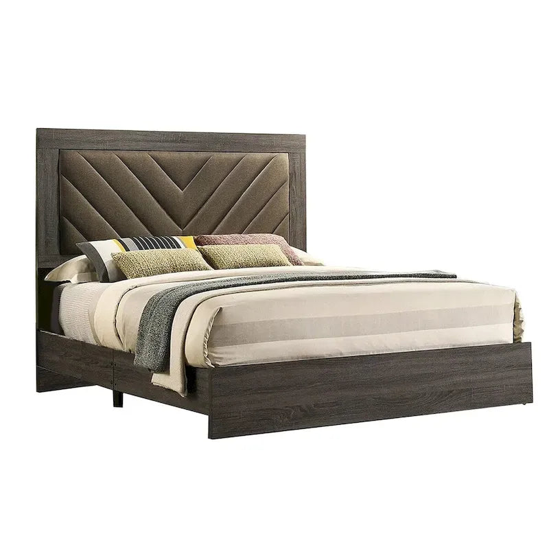 Ce lit California King en bois est doté d'une tête de lit haute et rembourrée.